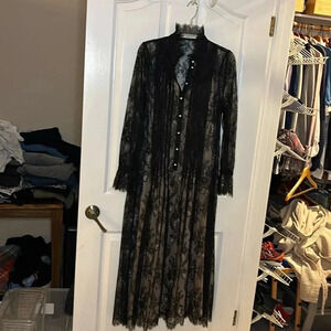 EUC PHILOSOPHY women’s black lace dress size 6 includes slip long